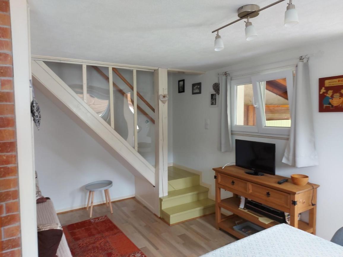 La Petite Maison Gite 2 Etoiles 라브레세 외부 사진