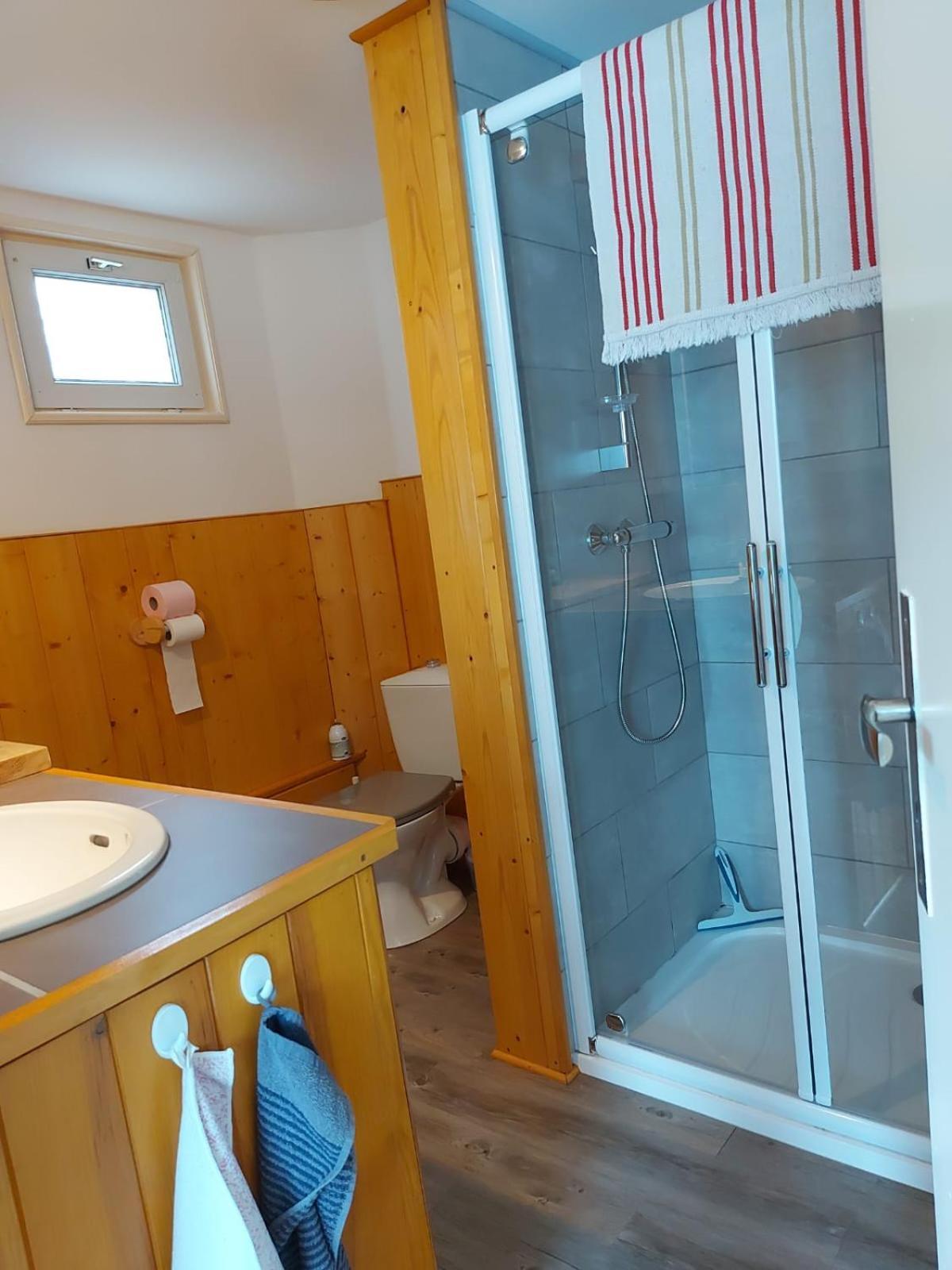 La Petite Maison Gite 2 Etoiles 라브레세 외부 사진